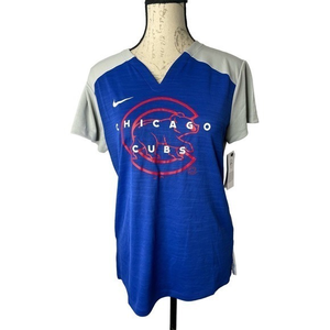 NWT‎ MLB Chicago Cubs Nike Dri-FIT Stack Logo T-shirt Women's Small Blue/Tan